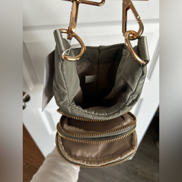 Wanderfull Quilted Sage Crossbody Convertible Hydrobag Waterbottle Purse NWT - Picture 16 of 16